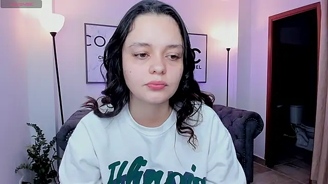 Bella-hadiid online show from February 2025 11:08:02 AM
