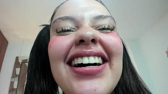 Bella-hadiid online show from March 2025 02:30:02 PM