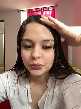 Bella-hadiid online show from October 2025 04:37:02 PM