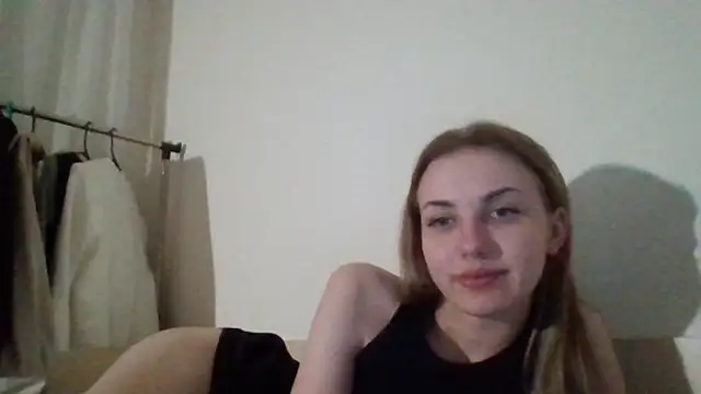 Snapshot of Sweety_Nika chatting on December 2024 12:30:02 AM Sweety Nika online show from December 2024 12:30:02 AM