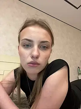 Snapshot of Sweety_Nika chatting on February 2025 09:23:01 PM Sweety Nika online show from February 2025 09:23:01 PM