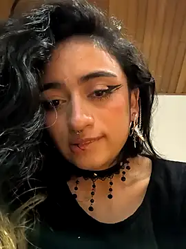 Lila Desiree online show from December 2024 06:32:02 AM