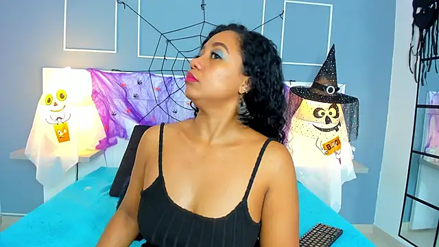 Snapshot of Kamila-Kane chatting on October 2025 10:59:02 PM Kamila-Kane online show from October 2025 10:59:02 PM