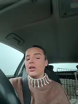 maisiesmithx online show from December 2024 04:10:01 PM