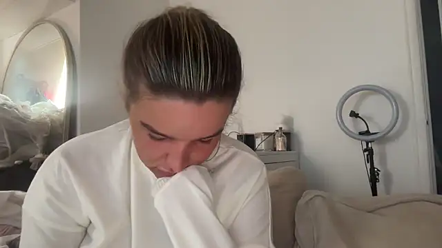 maisiesmithx online show from September 2025 10:29:01 AM