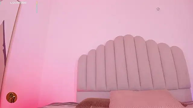 Nikki Angel  online show from February 2026 07:10:01 PM