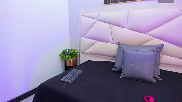 Vale n Matt online show from November 2025 01:48:01 AM