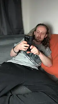 Snapshot of DrownMentallyyy chatting on May 2026 09:20:01 PM DrownMentallyyy online show from May 2026 09:20:01 PM