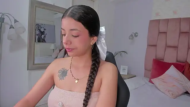 coraltaylor online show from October 2025 01:00:02 PM