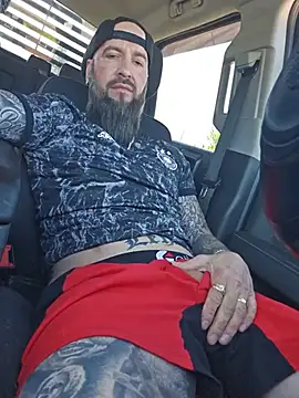 Beardedtattood online show from June 2026 02:33:01 PM