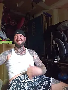 Beardedtattood online show from July 2026 07:39:01 PM
