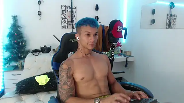 Snapshot of Leonard_Price chatting on February 2025 06:51:02 AM Leonard Price online show from February 2025 06:51:02 AM