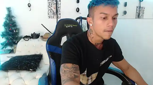 Snapshot of Leonard_Price chatting on February 2025 05:40:01 PM Leonard Price online show from February 2025 05:40:01 PM