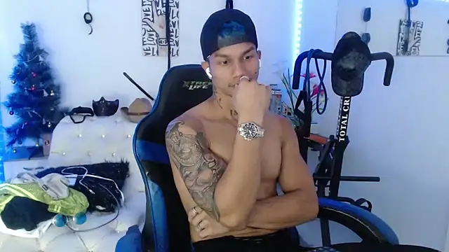 Snapshot of Leonard_Price chatting on February 2025 06:12:01 AM Leonard Price online show from February 2025 06:12:01 AM