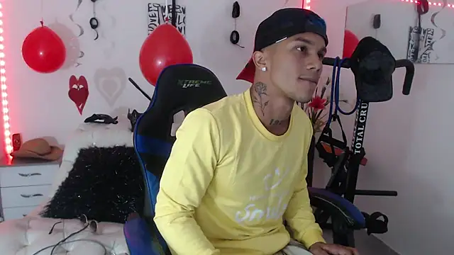 Snapshot of Leonard_Price chatting on February 2025 10:14:02 PM Leonard Price online show from February 2025 10:14:02 PM