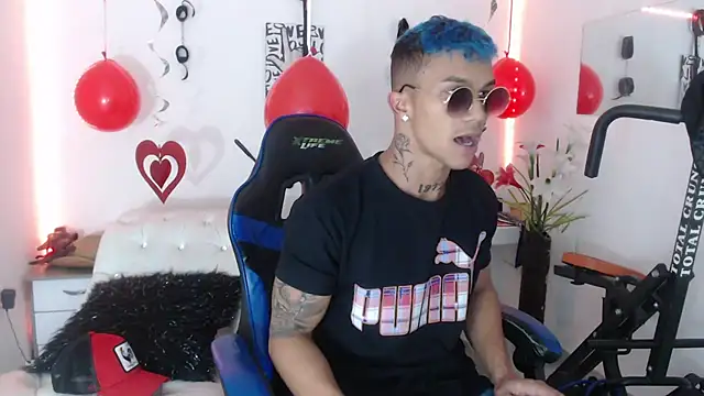 Snapshot of Leonard_Price chatting on February 2025 09:41:02 PM Leonard Price online show from February 2025 09:41:02 PM