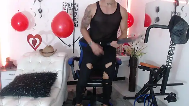 Snapshot of Leonard_Price chatting on February 2025 10:14:01 PM Leonard Price online show from February 2025 10:14:01 PM