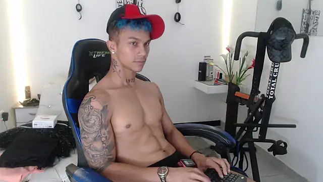 Snapshot of Leonard_Price chatting on February 2025 10:47:02 AM Leonard Price online show from February 2025 10:47:02 AM