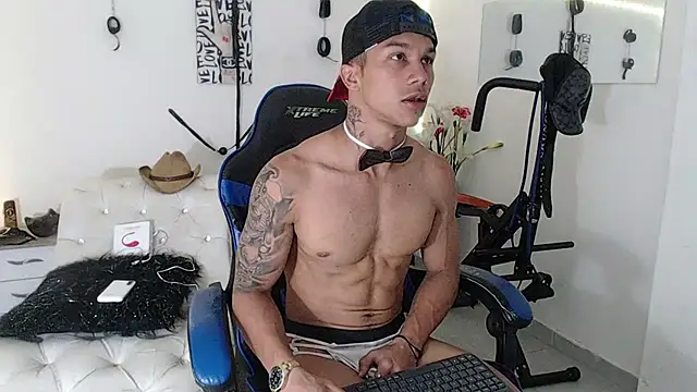 Snapshot of Leonard_Price chatting on March 2025 02:41:01 AM Leonard Price online show from March 2025 02:41:01 AM