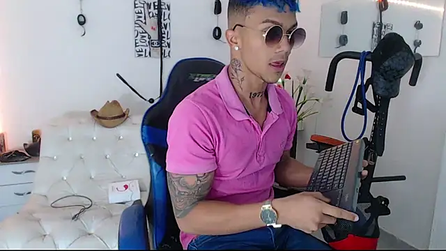 Snapshot of Leonard_Price chatting on March 2025 01:57:02 PM Leonard Price online show from March 2025 01:57:02 PM