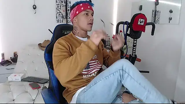 Snapshot of Leonard_Price chatting on March 2025 10:51:01 AM Leonard Price online show from March 2025 10:51:01 AM