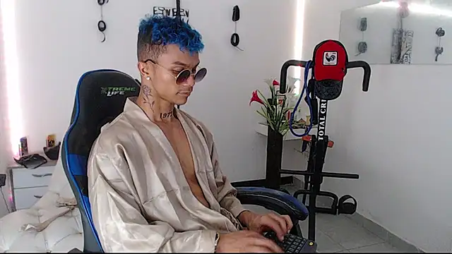 Snapshot of Leonard_Price chatting on March 2025 08:51:01 AM Leonard Price online show from March 2025 08:51:01 AM