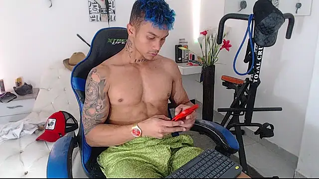 Snapshot of Leonard_Price chatting on March 2025 06:36:01 PM Leonard Price online show from March 2025 06:36:01 PM