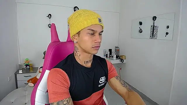 Snapshot of Leonard_Price chatting on September 2025 07:30:02 AM Leonard Price online show from September 2025 07:30:02 AM