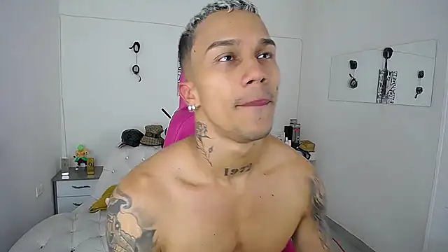 Snapshot of Leonard_Price chatting on September 2025 07:29:01 AM Leonard Price online show from September 2025 07:29:01 AM