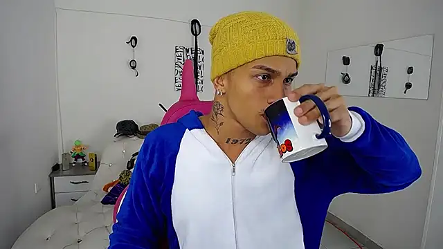 Snapshot of Leonard_Price chatting on October 2025 07:27:01 AM Leonard Price online show from October 2025 07:27:01 AM