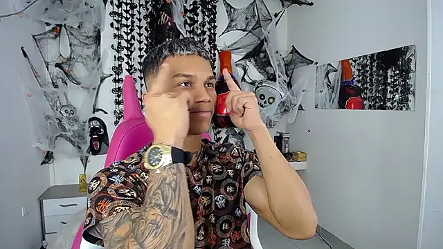 Snapshot of Leonard_Price chatting on November 2025 05:18:02 AM Leonard Price online show from November 2025 05:18:02 AM