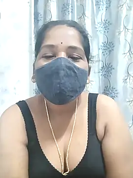 Snapshot of MaaliiiPonuTamil chatting on January 2025 01:48:02 AM MaaliiiPonuTamil online show from January 2025 01:48:02 AM
