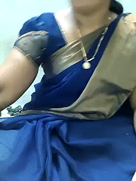 Snapshot of MaaliiiPonuTamil chatting on June 2026 01:28:02 AM MaaliiiPonuTamil online show from June 2026 01:28:02 AM