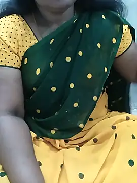 Snapshot of MaaliiiPonuTamil chatting on June 2026 05:15:01 PM MaaliiiPonuTamil online show from June 2026 05:15:01 PM