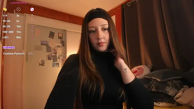Snapshot of HeyTati chatting on May 2026 01:35:02 AM HeyTati online show from May 2026 01:35:02 AM