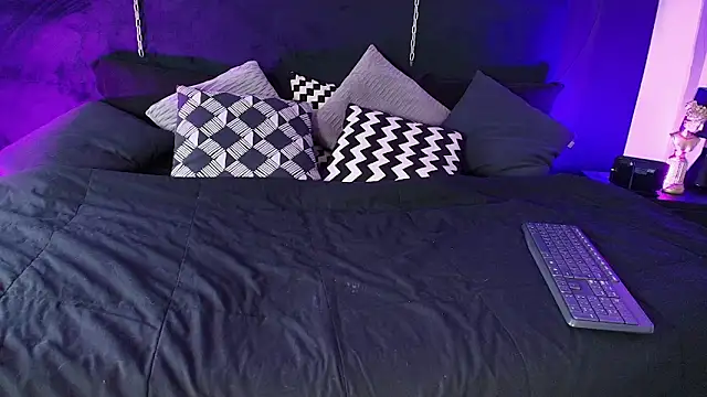 Snapshot of Aylen_darkmoor chatting on November 2025 07:57:01 PM Aylen darkmoor online show from November 2025 07:57:01 PM