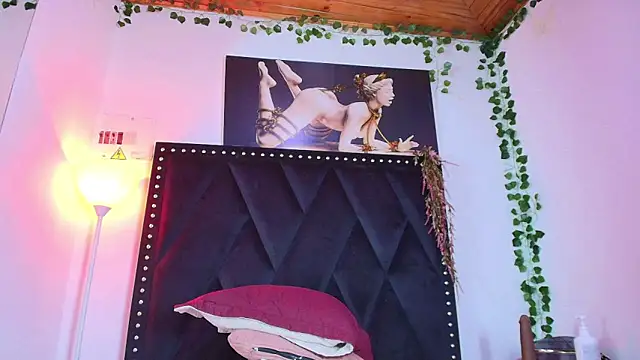 Naia x online show from February 2026 09:24:02 PM