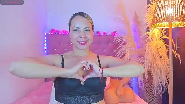  sexybunny  online show from April 2026 03:42:01 AM