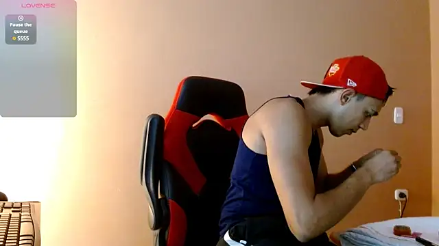 karlgiles  online show from January 2025 07:00:02 PM