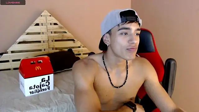 karlgiles  online show from February 2025 06:44:01 PM