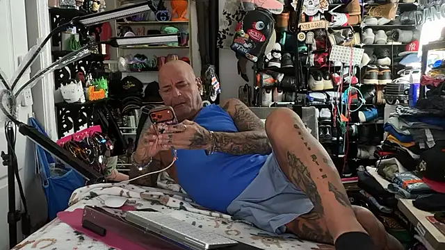 joeytatts66 online show from June 2026 01:45:01 AM