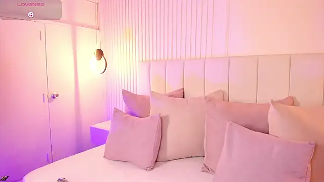 Snapshot of natali_henao chatting on October 2025 10:20:02 PM natali henao online show from October 2025 10:20:02 PM