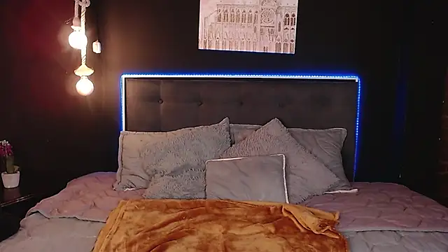 MIA YOURHOTTIE online show from December 2024 01:24:02 AM