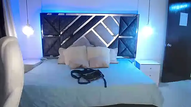 MIA YOURHOTTIE online show from February 2025 02:12:02 AM