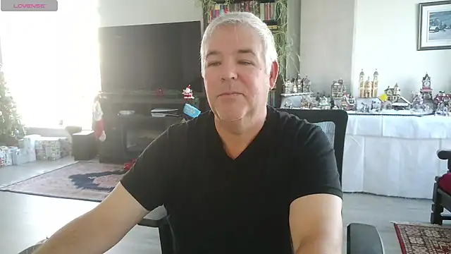 aarosteev2 online show from December 2025 06:24:02 PM