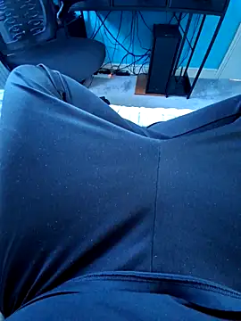 Snapshot of Scotland_100 chatting on November 2025 01:44:02 PM Scotland 100 online show from November 2025 01:44:02 PM