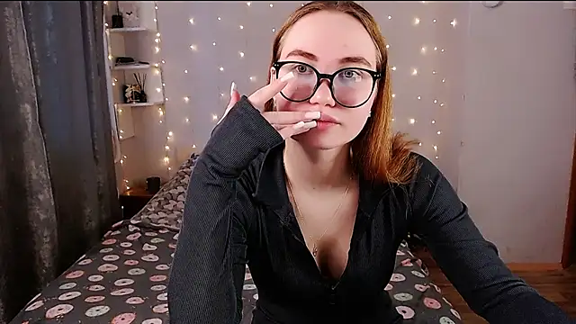 Snapshot of Miya_Mark chatting on December 2024 07:20:01 AM Miya Mark online show from December 2024 07:20:01 AM