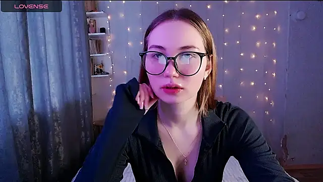 Snapshot of Miya_Mark chatting on February 2025 02:00:01 PM Miya Mark online show from February 2025 02:00:01 PM