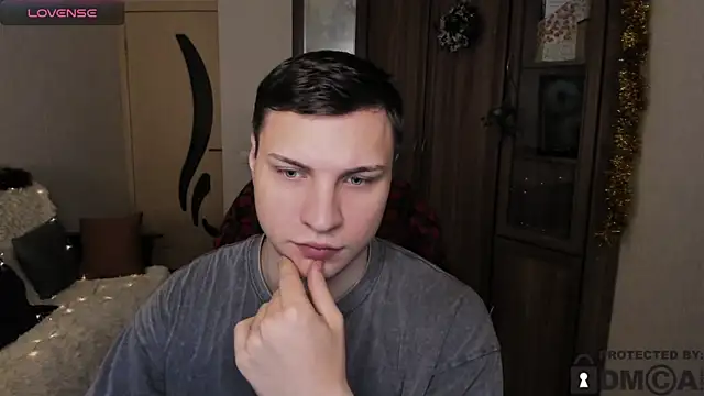 handsome guy01 online show from November 2025 12:02:01 AM