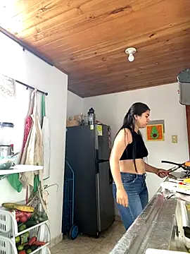 LorenaAmerica online show from December 2024 05:00:01 PM